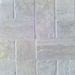Rivestimento in marmo bianco